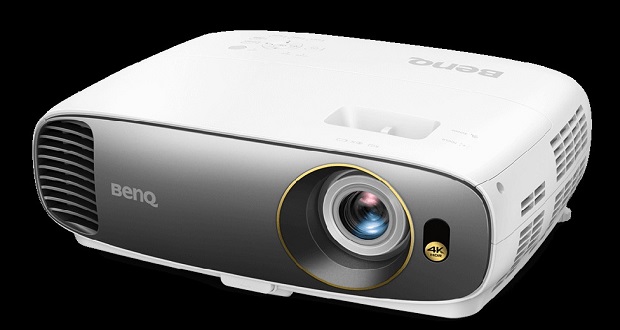 با پروژکتور CineHome HT2550 شرکت BenQ، سینما را ارزان به خانه بیاورید