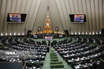 مخالفت مجلس با مستثنی‌ شدن شهردار تهران از قانون منع به‌ کارگیری بازنشستگان و…