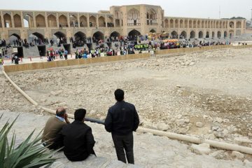 پل خواجو در ساعت زمین خاموش می‌شود