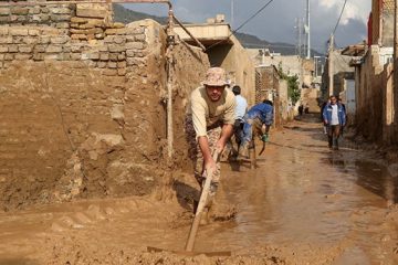 مشارکت ائمه جمعه البرز در طرح «هر مسجد یک خانه» برای سیل زدگان