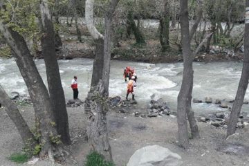 کشف جسد پسربچه غرق شده در رودخانه کرج