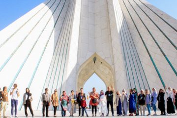 گردش یک روزه فارسی‌آموزان در تهران/ از کباب تا شیرینی‌های یزد در کلام غیرفارسی‌زبان‌ها