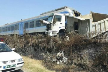 تصادف قطار تهران- رشت با کامیون و مرگ راننده