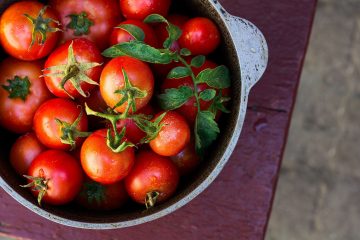 ۷ عارضه ناگوار بعد از خوردن گوجه فرنگی