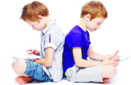 آسیب‌ها و فرصت‌های روابط اجتماعی در عصر دیجیتال