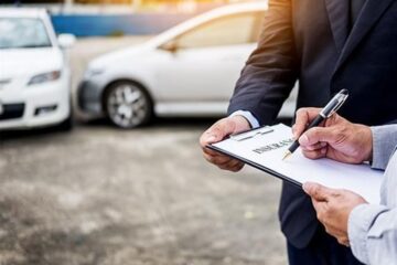 سبقت خسارت‌ها از حق‌بیمه‌ها/ مردم پشتِ در پرداخت خسارت مانده‌اند