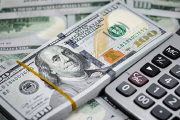 بیش از ۶ هزار حساب ۲۵۱ مظنون به پولشویی در بازار ارز با تراکنش ۲۱۰ همتی مسدود شد