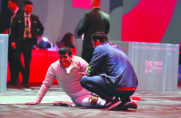  فتوحی توبیخ شد