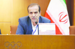 کیومرث هاشمی به جای نقد پاسخگوی عملکرد خود باشد