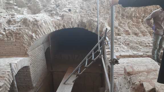 گذر کمر زرین