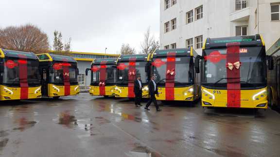 برگزاری آیین رونمایی از نخستین ناوگان اتوبوس برقی در کلان‌شهر اصفهان
