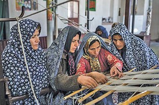 نمایشگاه عرضه مستقیم تولیدات روستایی در استان البرز/اهمیت بهره‌گیری از خلاقیت بانوان در ایجاد شغل