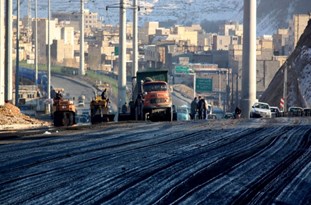 اجرای عملیات عمرانی در آزاد راه تهران- کرج- قزوین